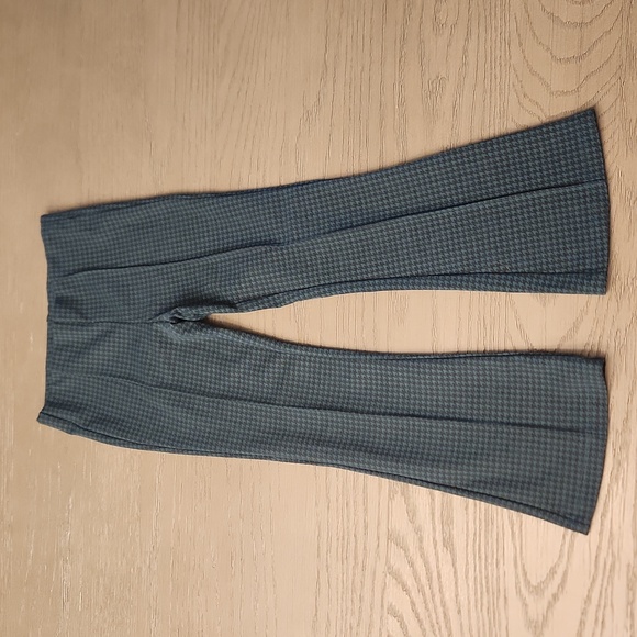 Cat & Jack Other - Cat & Jack girls flared leggings